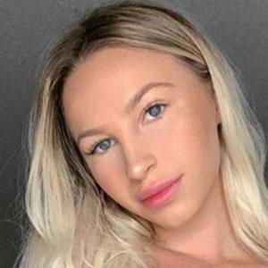 Meghan Marie Buchanan, 25 (Instagram明星)