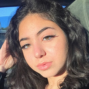 Melanie Riz image 3
