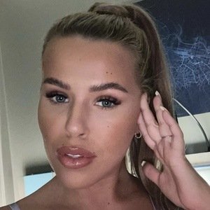 Melina Johnsen, 29 (Instagram Star)