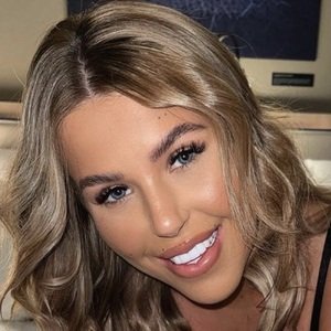 Melina Johnsen, 29 (Instagram Star)