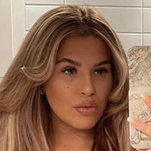 Melina Johnsen, 29 (Instagram Star)