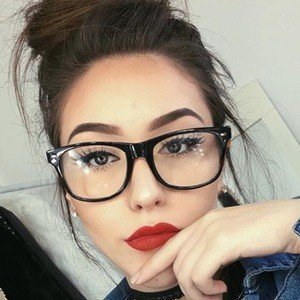 Melina Quiroga, 28 (Star di YouTube)