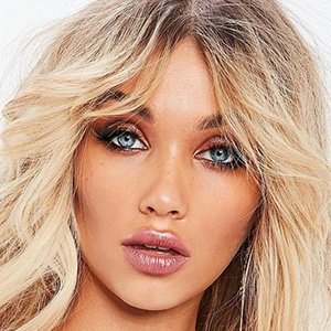 Melinda London, 26 (Model)