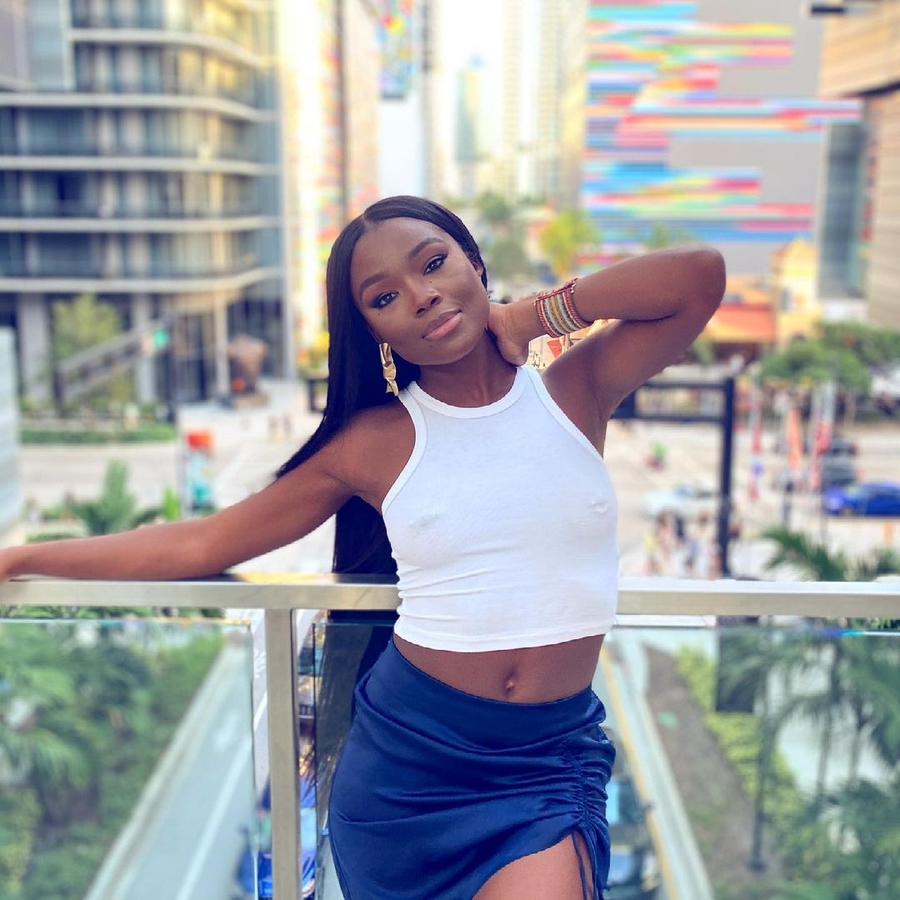 Melinda Melrose image 4