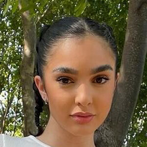 Melis Kaplan, 27 (TikTok Star)