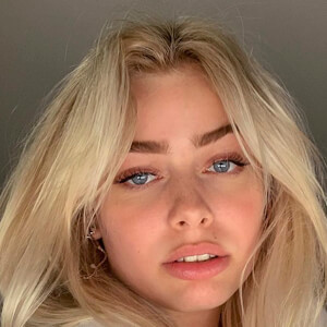 Melissa Bentsen, 28 (Estrella de Instagram)