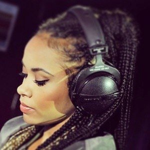 Melissa Steel, 32 (Cantante Pop)