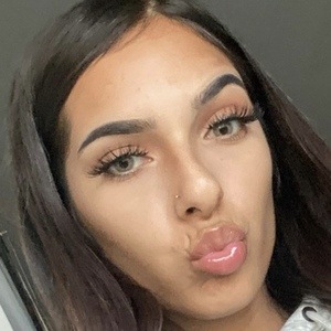 melissa__veee, 28 (TikTok Star)