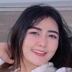 Mella Rossa, 27 (Instagram明星)