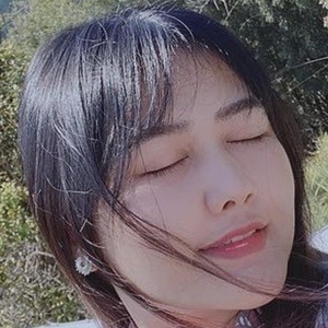 Mella Rossa, 27 (Instagram Star)