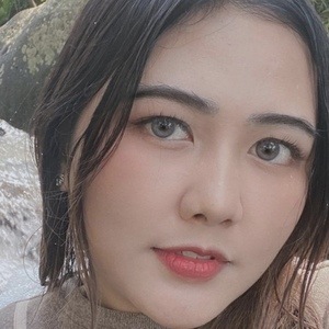 Mella Rossa, 27 (Instagram Star)