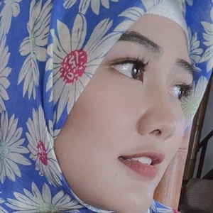 Mella Rossa, 27 (Instagram明星)