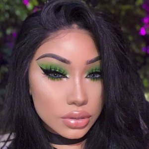 Melly Sánchez, 31 (Instagram Star)