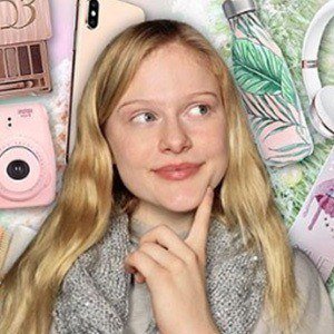 Mia Dinoto, 22 (YouTube Star)