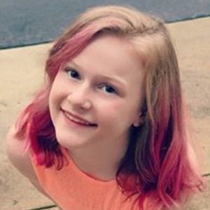Mia Dinoto, 22 (YouTube Star)