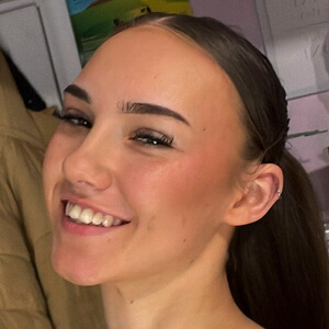 Mia Dobson, 23 (TikTok Star)