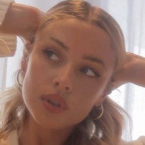 Mia Ellingsen, 30 (Instagram Star)