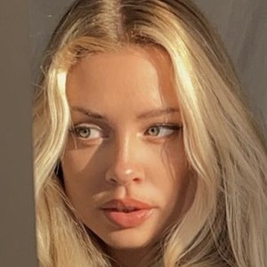 Mia Ellingsen, 30 (Instagram Star)