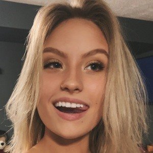 Mia Handley, 21 (TikTok-ster)