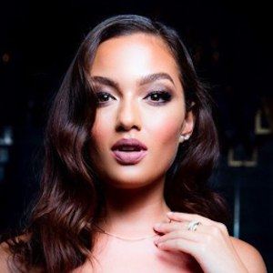 Mia Kang image 6
