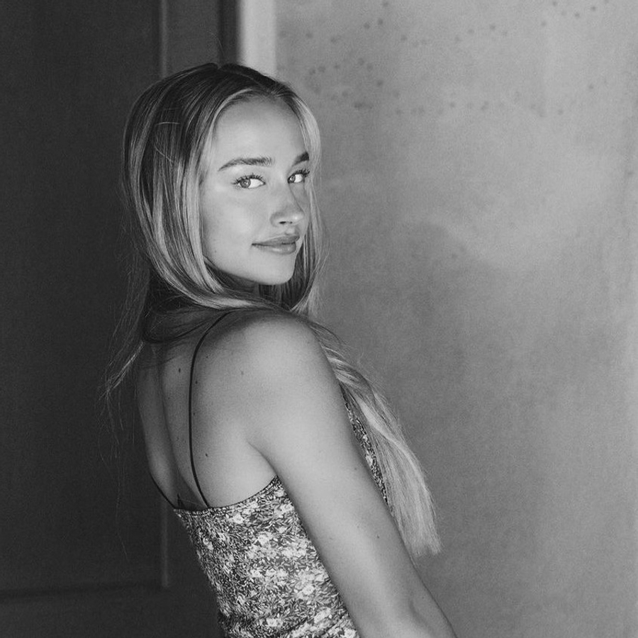 Mia Mastrov image 3