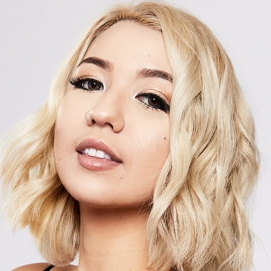 Mia Stammer, 31 (YouTube明星)