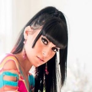 Mia Zanotti, 26 (Chanteuse pop)