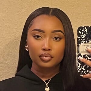 Miah Ayani, 22 (YouTube-ster)