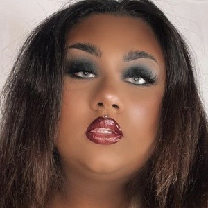 Miah Carter, 22 (TikTok明星)