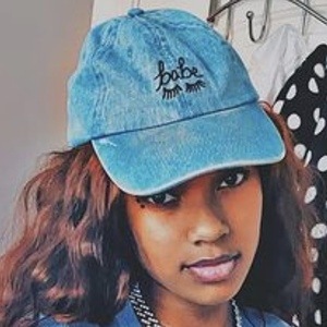 miahsfamous, 22 (TikTok Star)