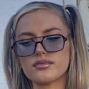 Michaela Hedderman, 27 (TikTok Star)