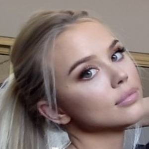 Michaela Okland, 29 (Twitter Star)