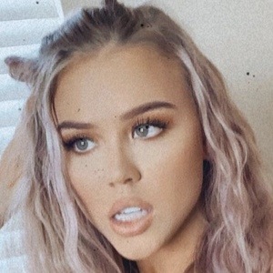 Michaela Okland, 29 (Twitter Star)