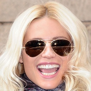 Michelle Hunziker, 48 (模特)