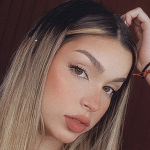 Michi Paredes, 30 (TikTok Star)