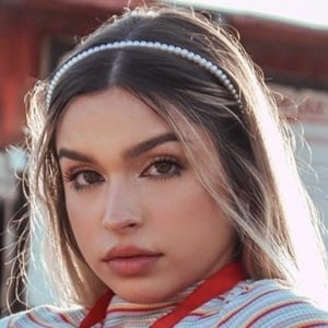 Michi Paredes, 30 (TikToker)