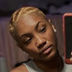 Mienique Avery, 23 (Instagram Star)