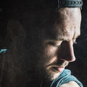 Mike Corey, 40 (Звезда Youtube)