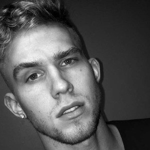 Mike Loop, 30 (Instagram明星)