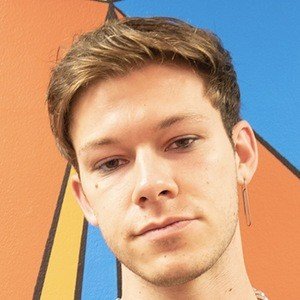 Mike's Dead, 30 (Cantante de Rock)