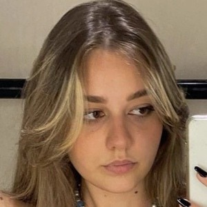 Milena Shelia, 22 (YouTube明星)