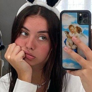 Millie Hannah, 25 (Model)