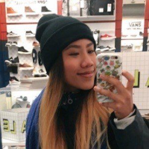 Mimoza Duot, 28 (流行歌手)