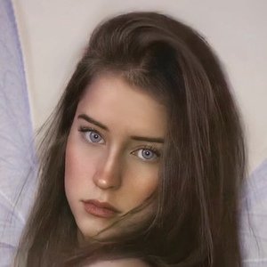 Mira.004, 23 (TikTok Star)