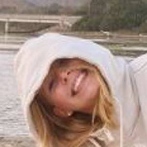 Miranda McKeon image 3