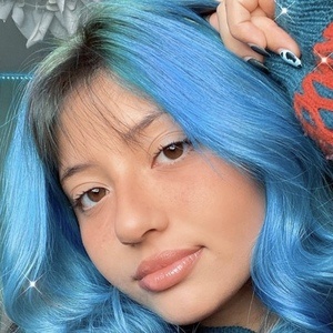 Mirandaalol, 23 (TikTok Star)