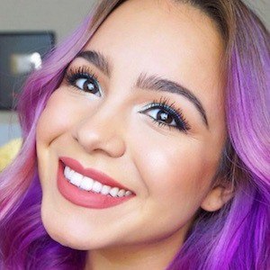 Mirella Bernal, 32 (YouTube明星)