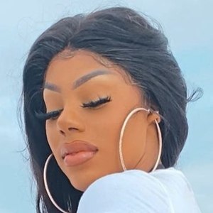 Miriam Jeanlys, 30 (TikTok明星)