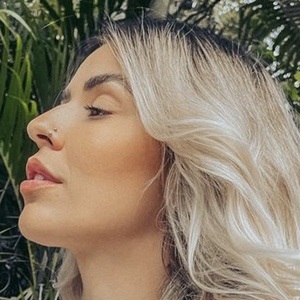 Mirian Silveira, 34 (Instagram Star)