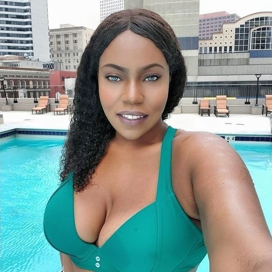 Miss Storm, 42 (藝術家)